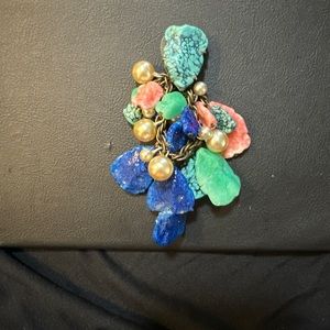 Eisenberg blouse clip , vintage one stone broke